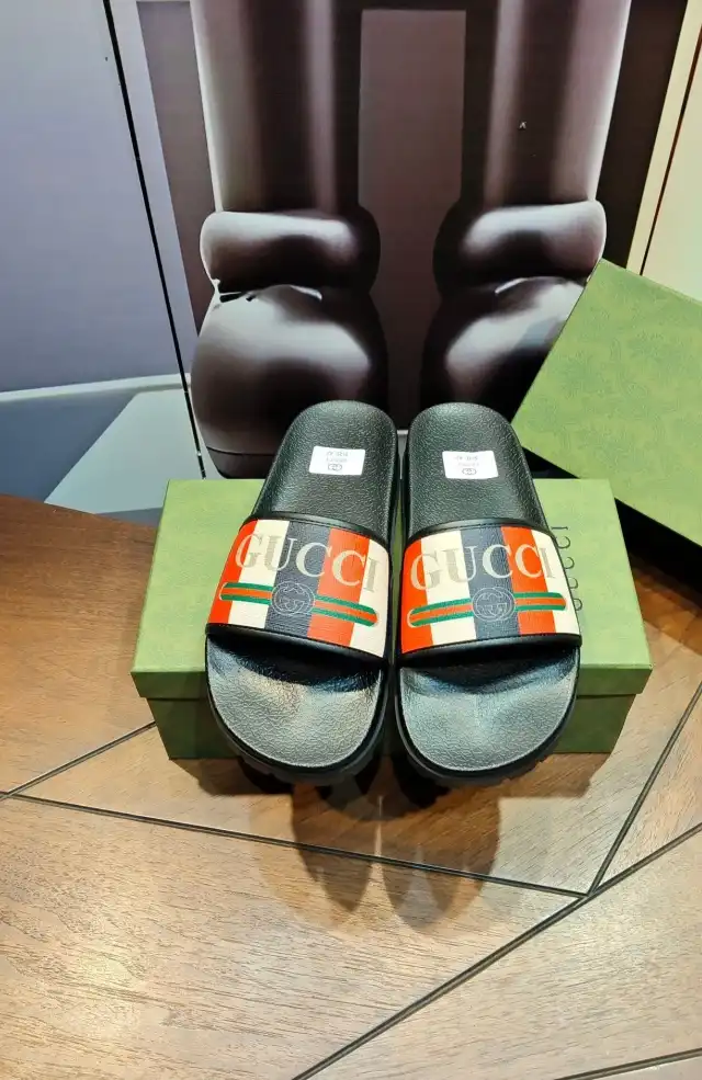 hype Gucci Slippers