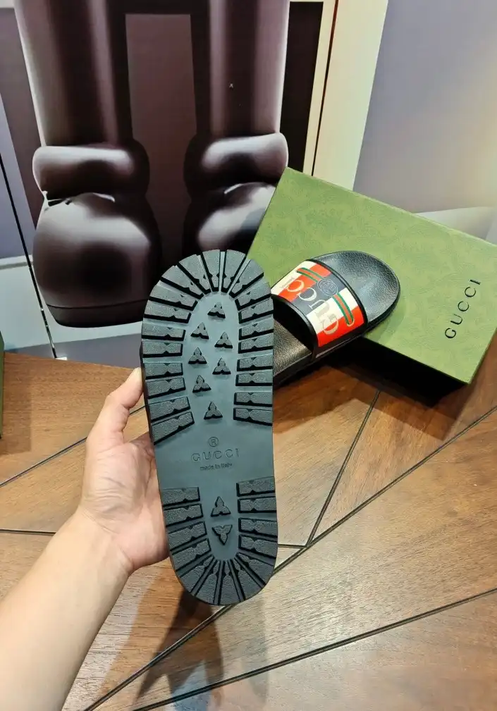 hype Gucci Slippers