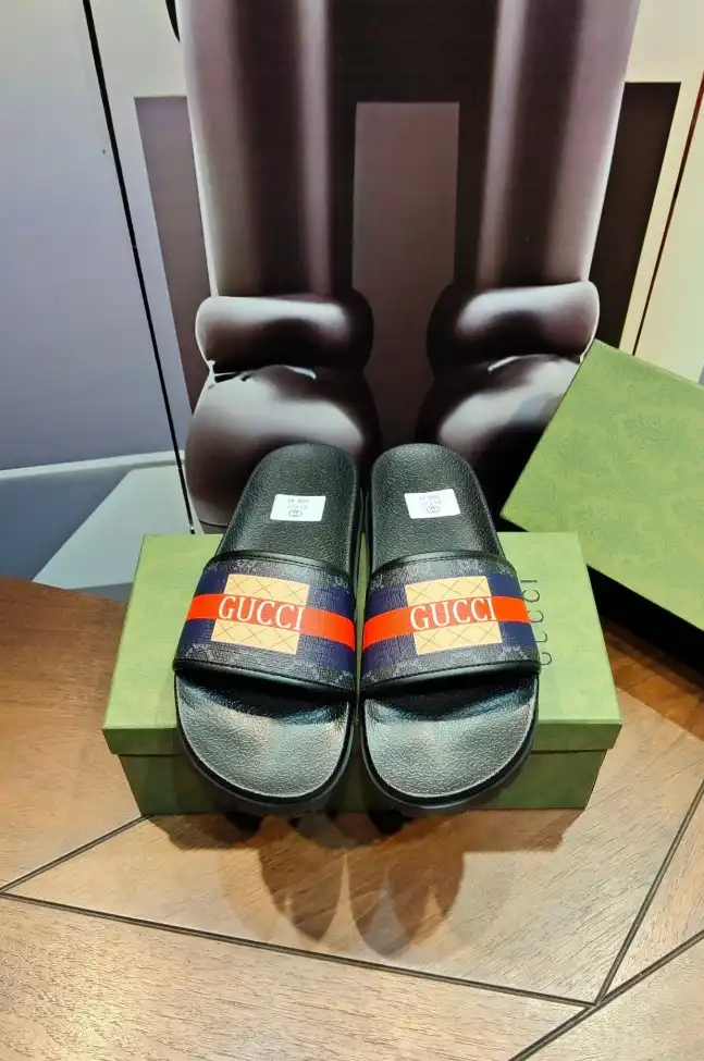 hype Gucci Slippers