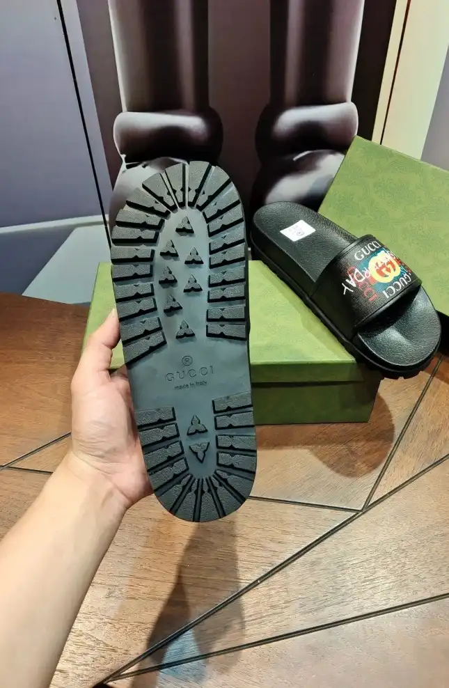 hype Gucci Slippers