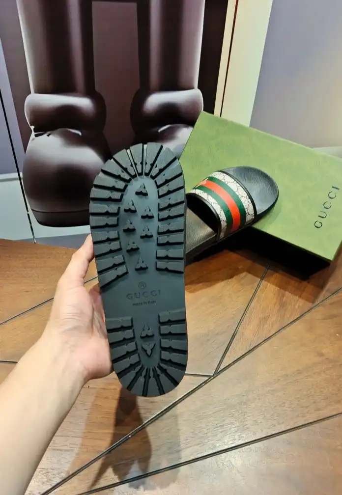 hype Gucci Slippers