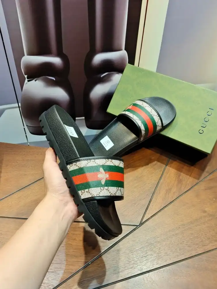 hype Gucci Slippers