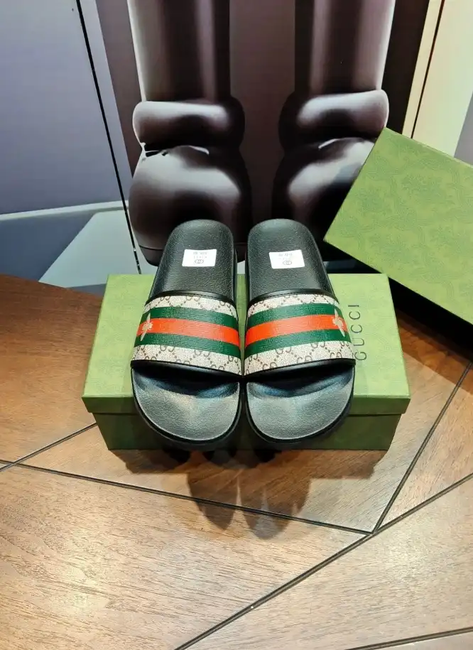 hype Gucci Slippers