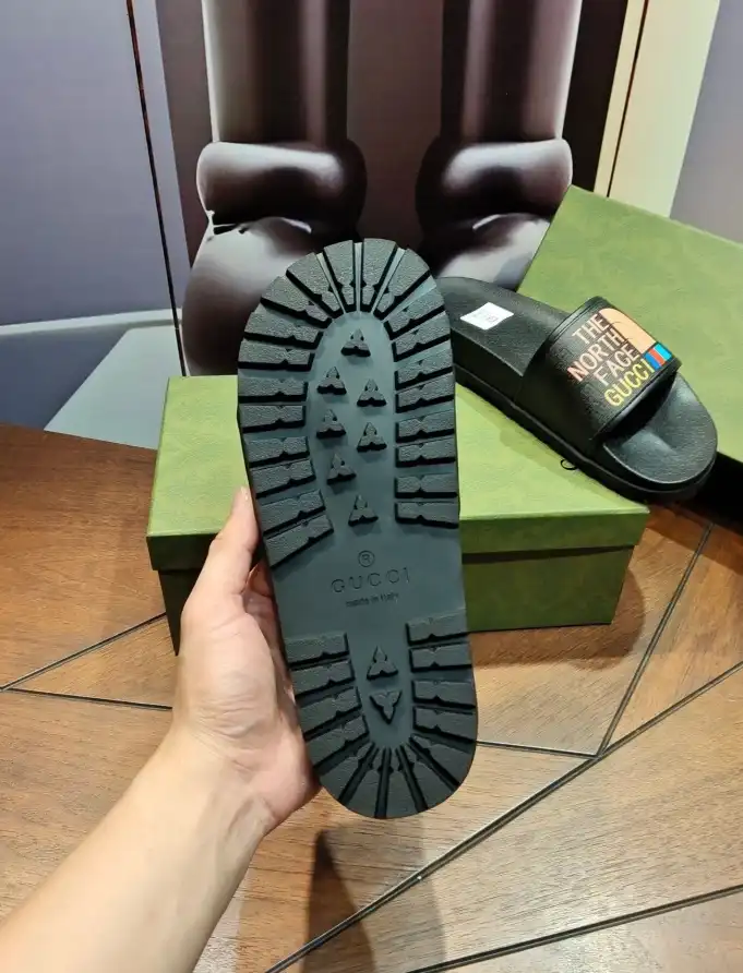 hype Gucci Slippers