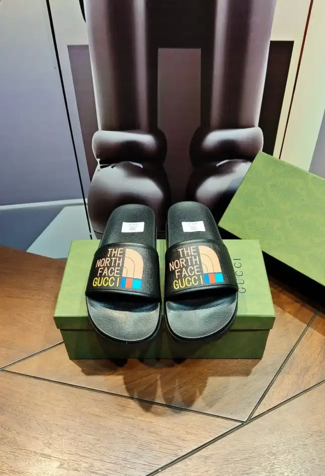 hype Gucci Slippers