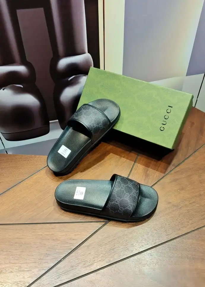 hype Gucci Slippers