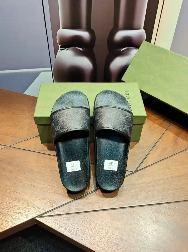 hype Gucci Slippers