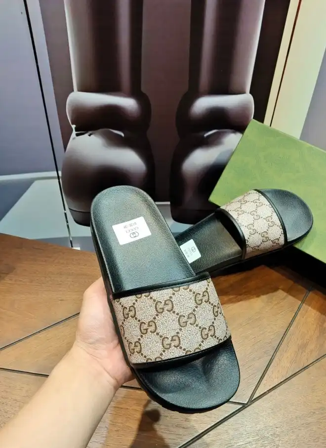 hype Gucci Slippers