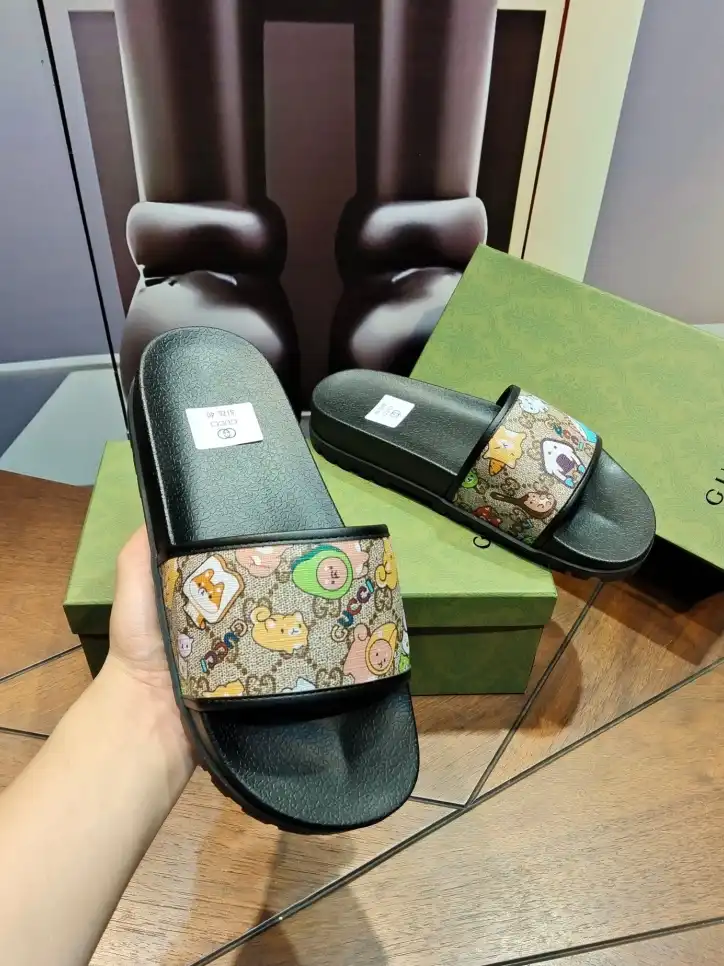 hype Gucci Slippers