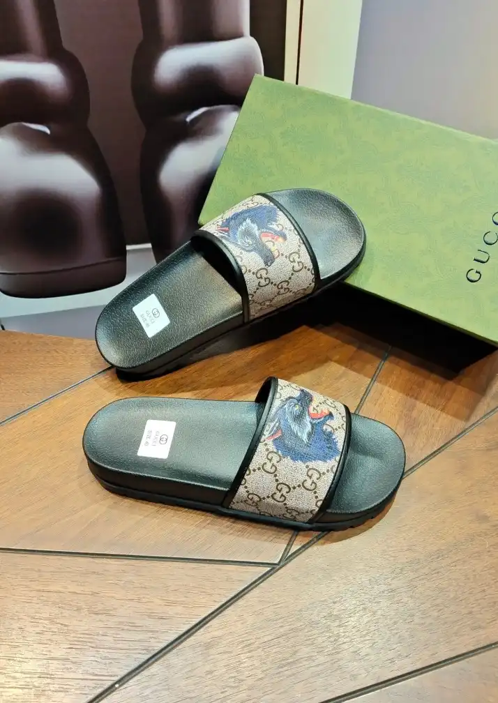 hype Gucci Slippers