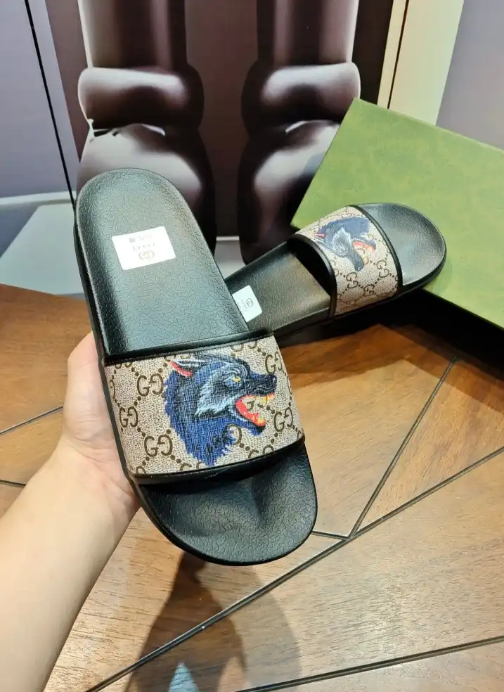 hype Gucci Slippers