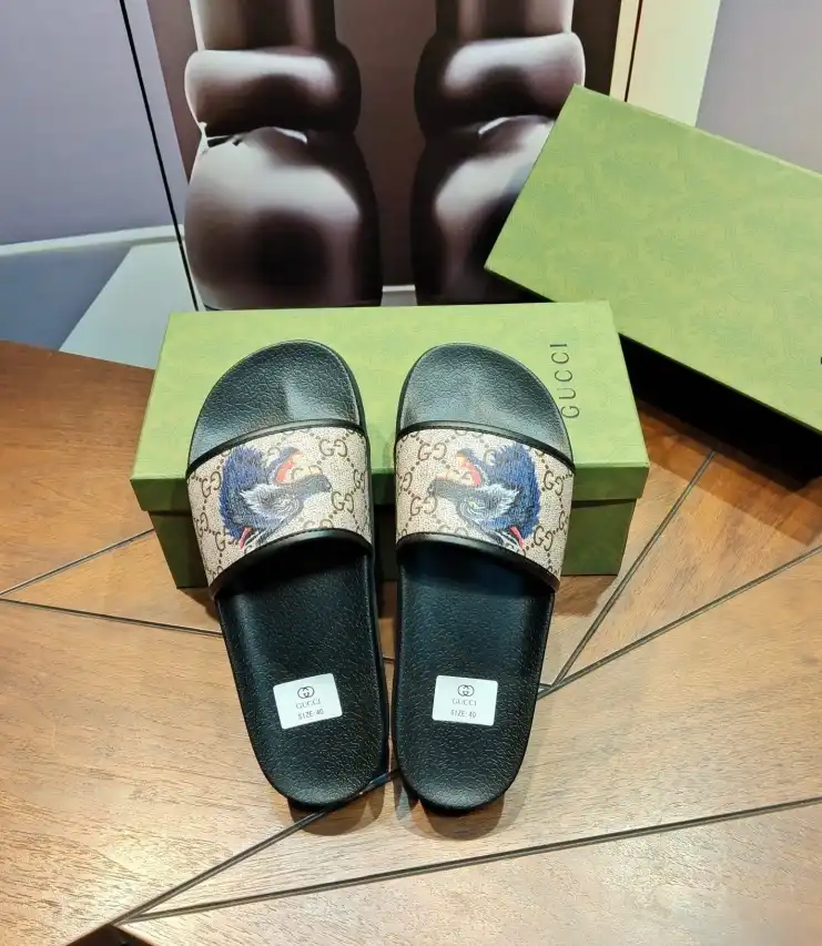 hype Gucci Slippers