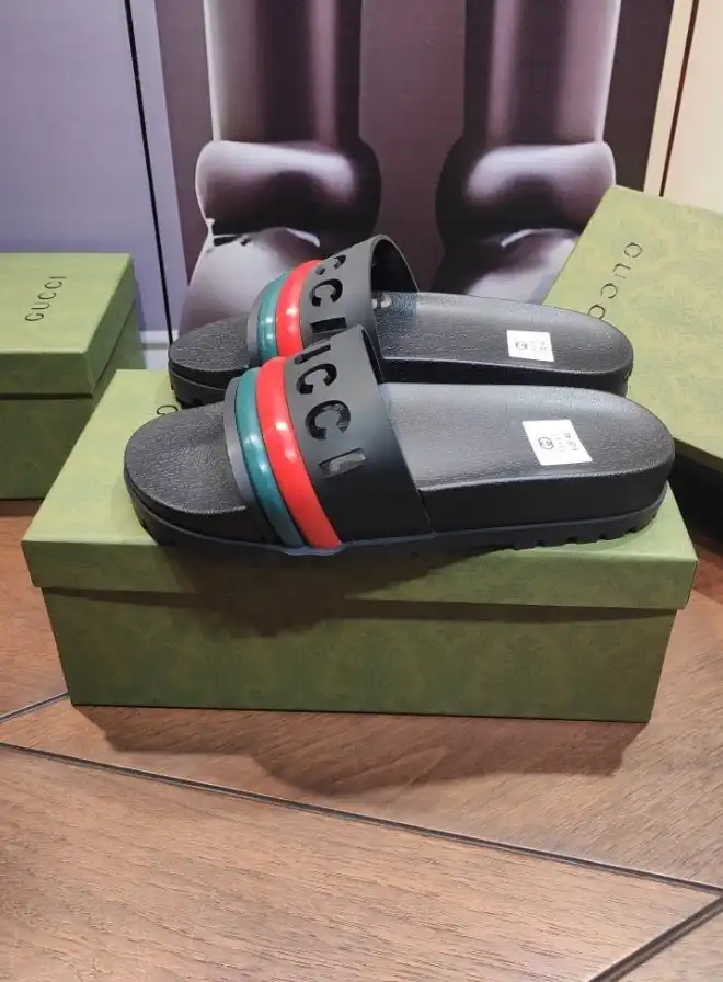 hype Gucci Slippers