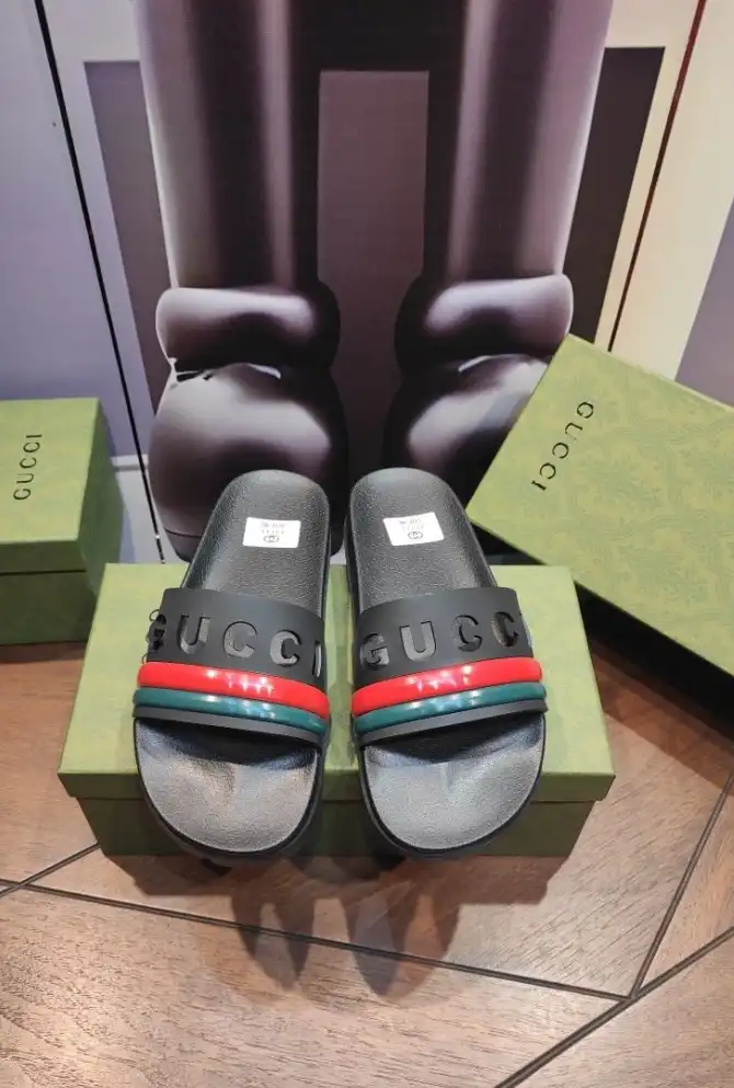 hype Gucci Slippers