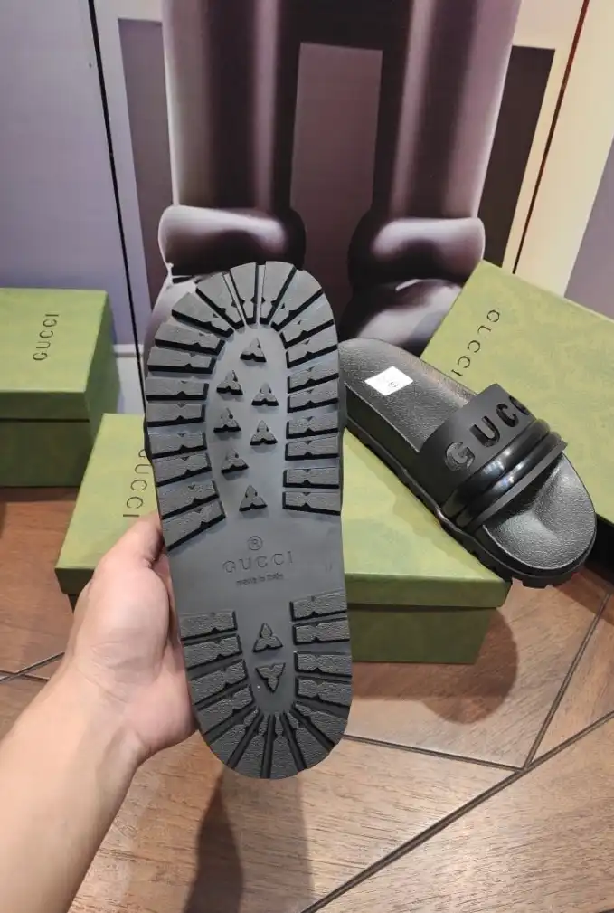 hype Gucci Slippers