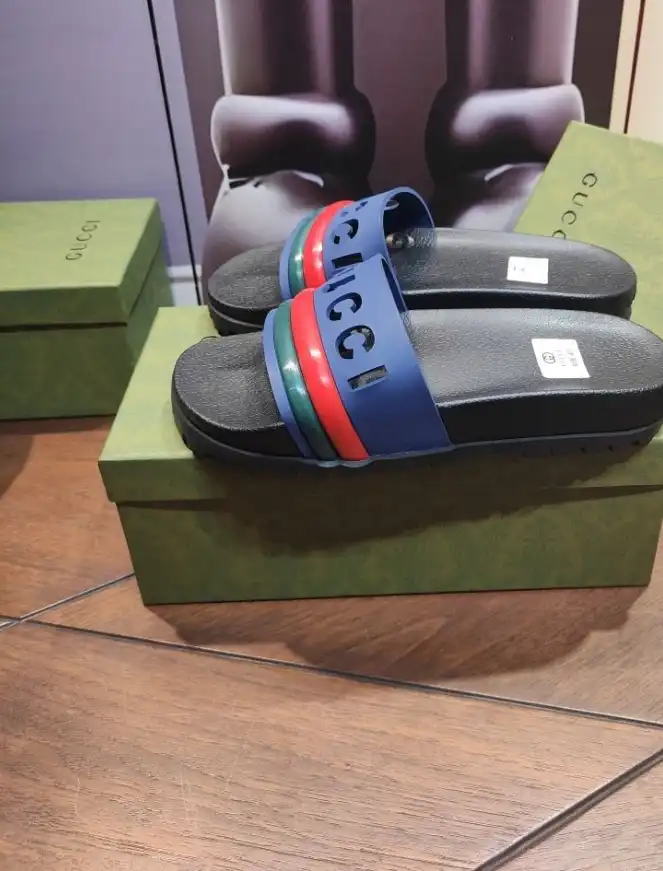 hype Gucci Slippers