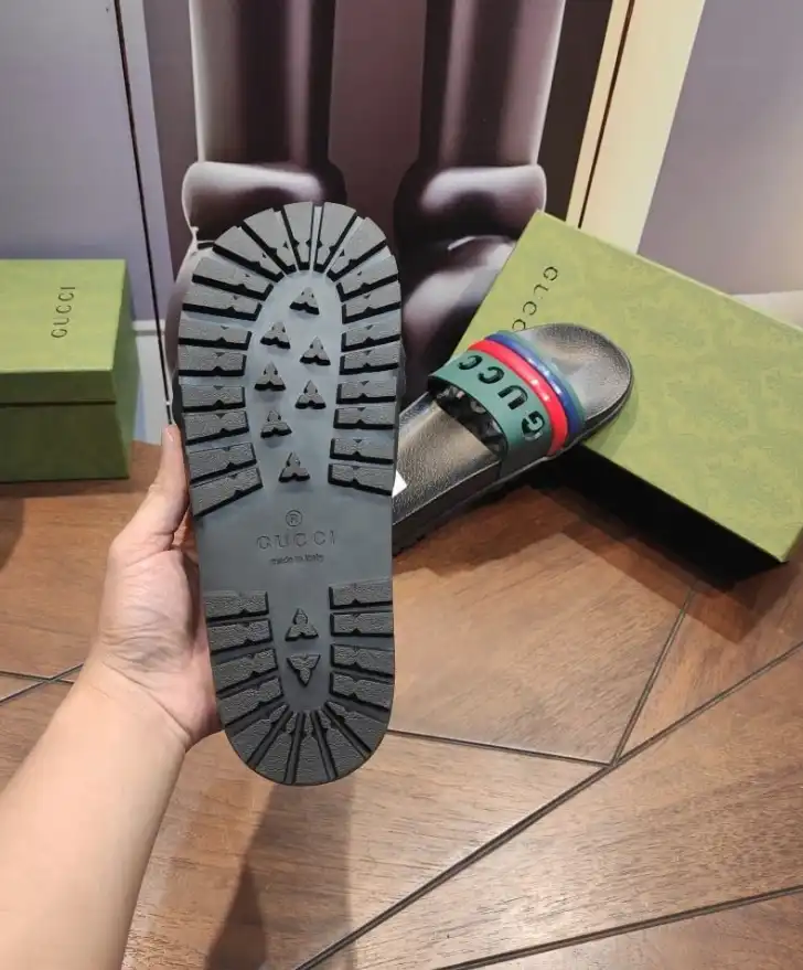 hype Gucci Slippers