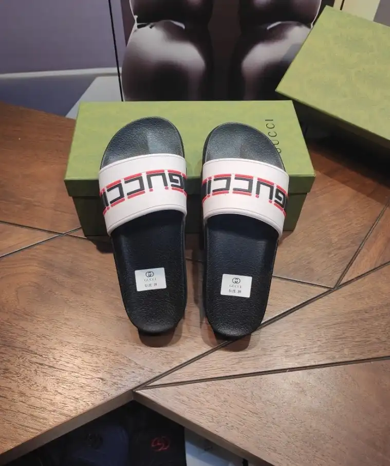 hype Gucci Slippers