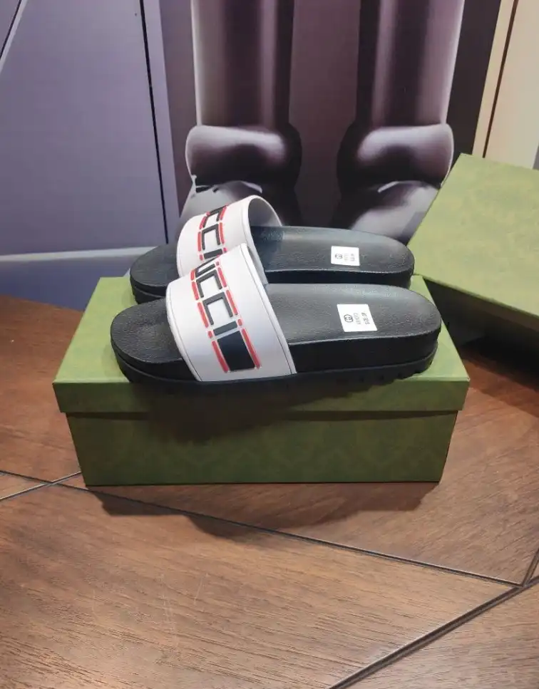 hype Gucci Slippers