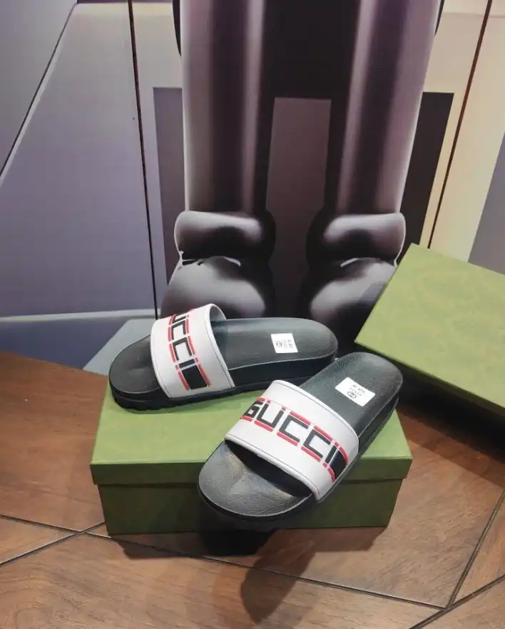 hype Gucci Slippers