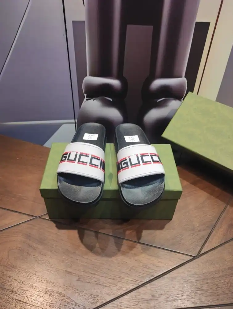 hype Gucci Slippers