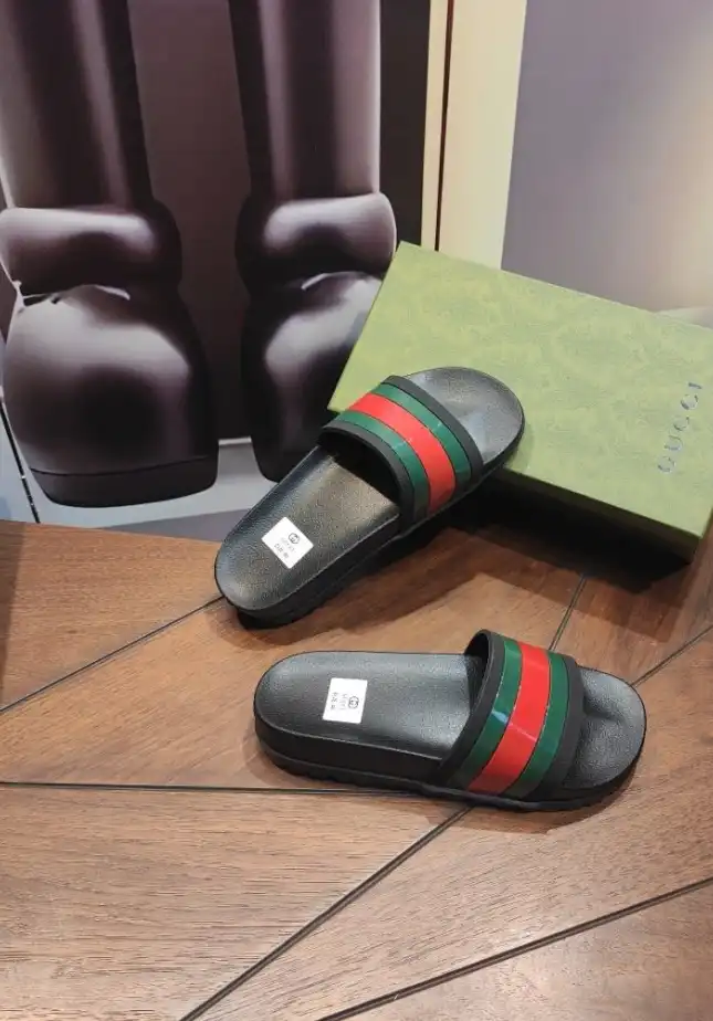 hype Gucci Slippers