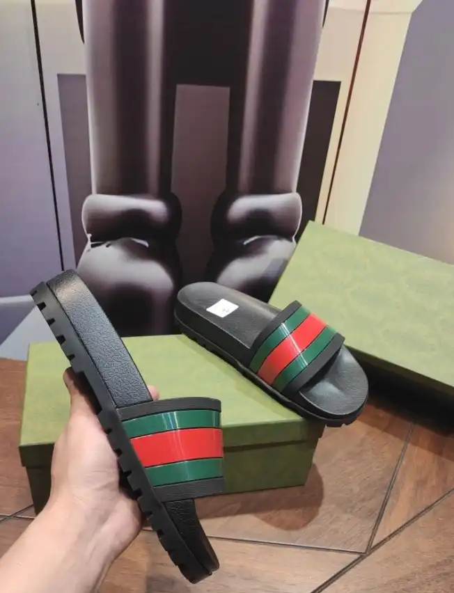 hype Gucci Slippers