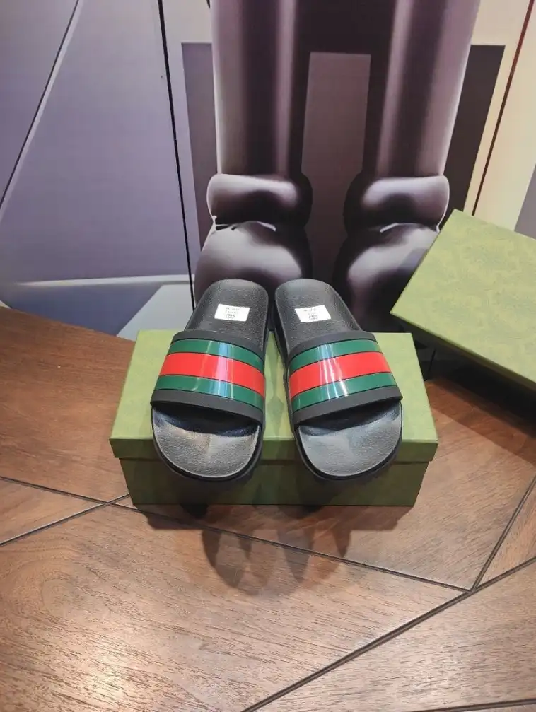 hype Gucci Slippers