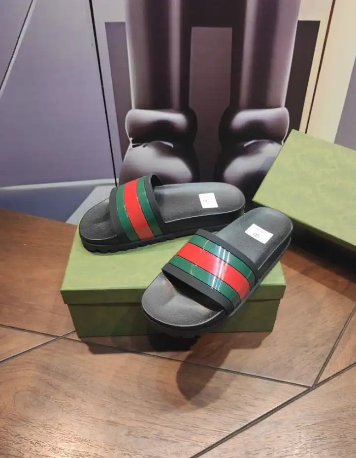 hype Gucci Slippers