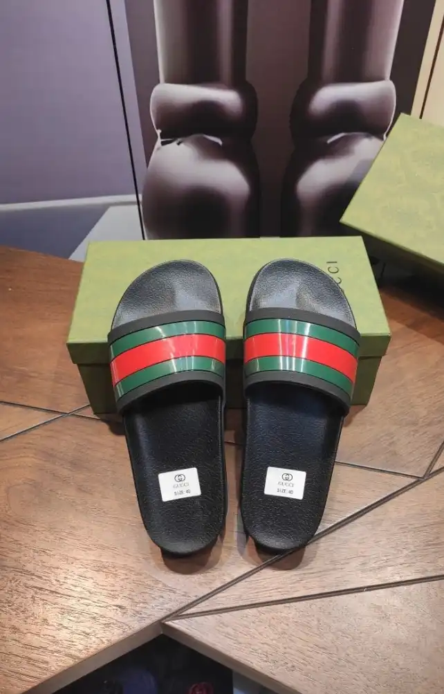 hype Gucci Slippers