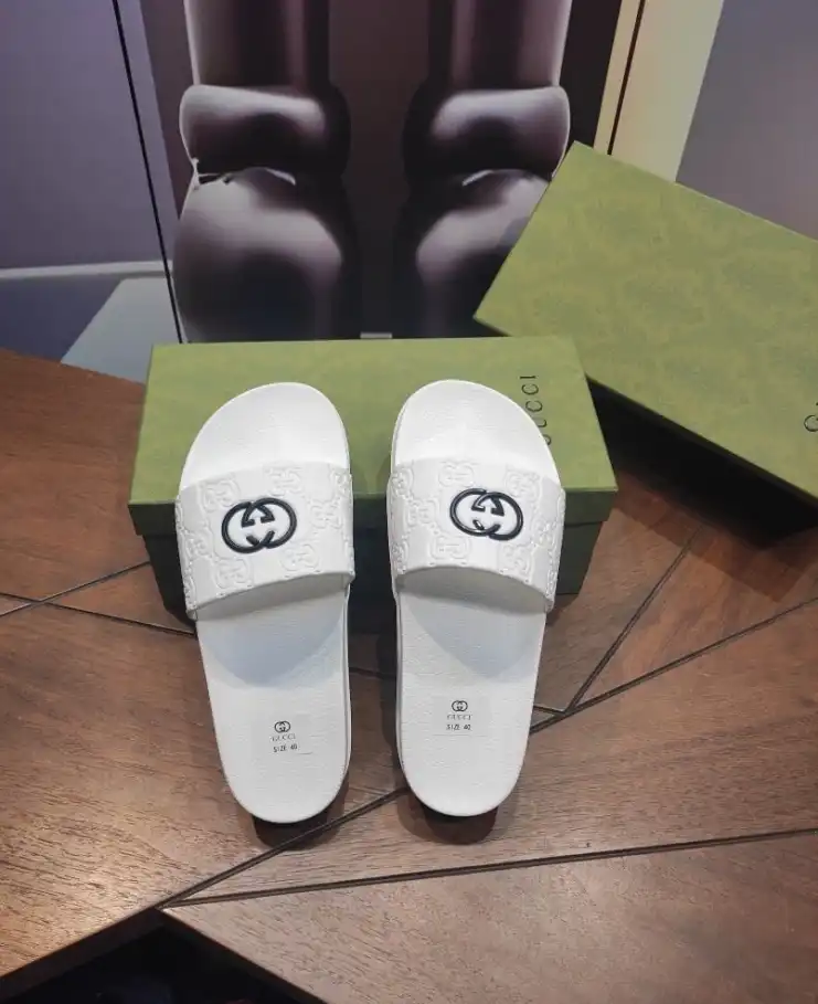 hype Gucci Slippers