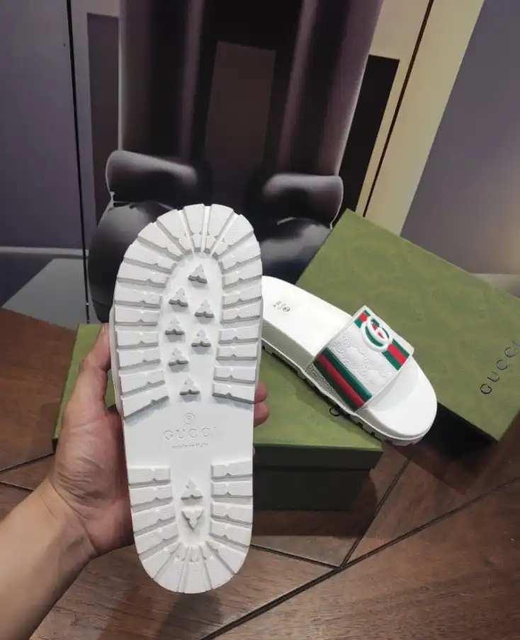 hype Gucci Slippers