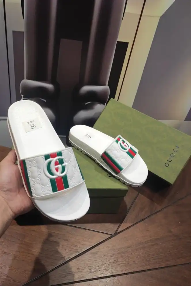 hype Gucci Slippers