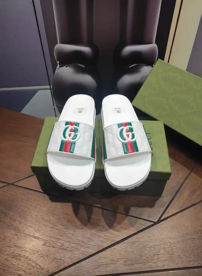 hype Gucci Slippers