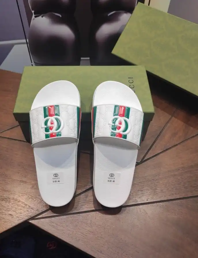 hype Gucci Slippers