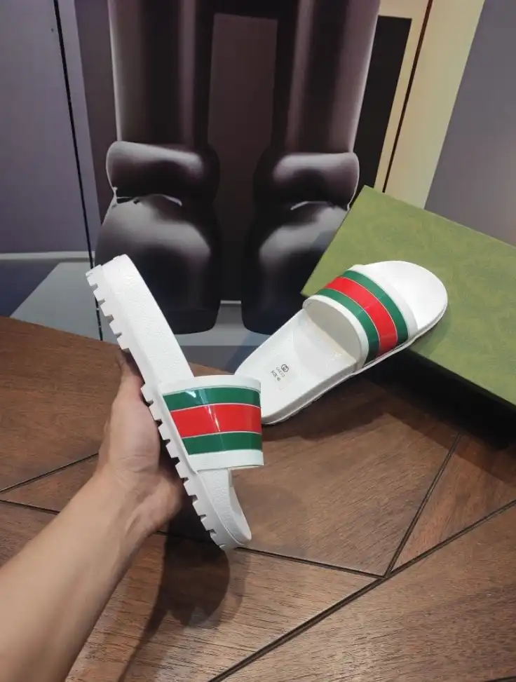 hype Gucci Slippers