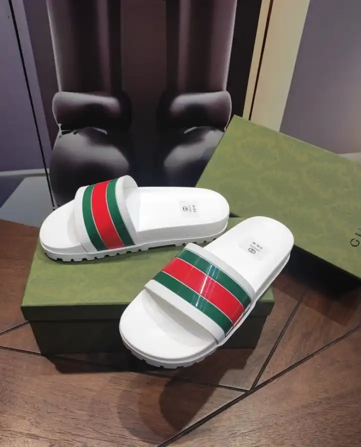 hype Gucci Slippers