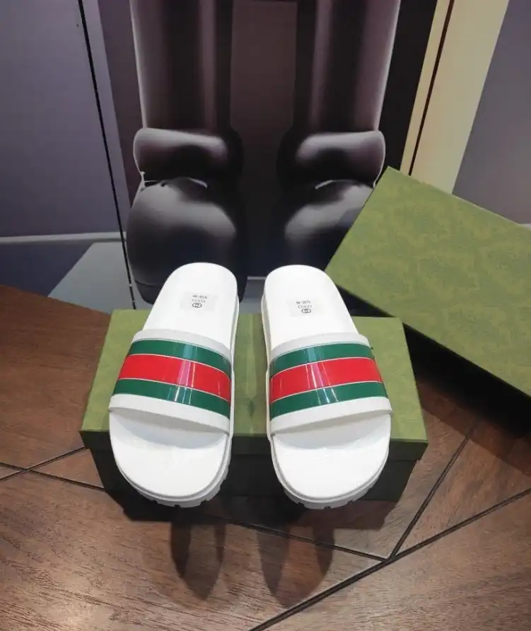 hype Gucci Slippers