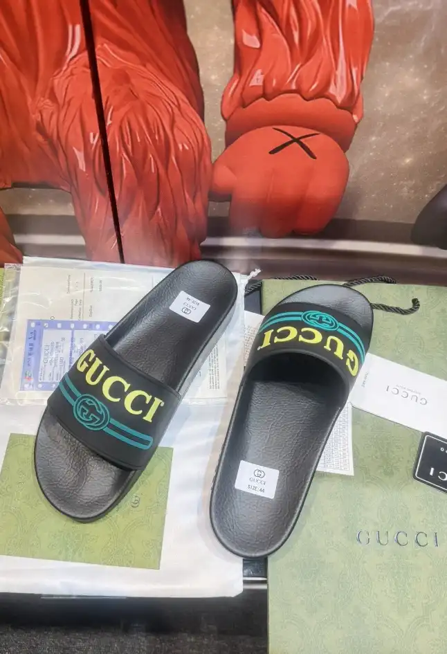 hype Gucci Slippers