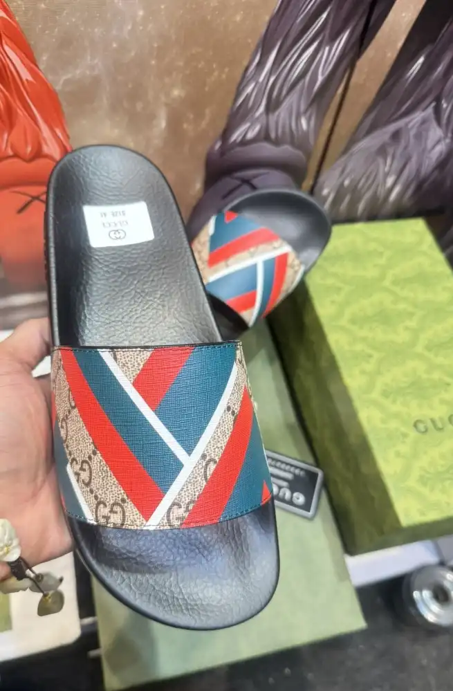 hype Gucci Slippers