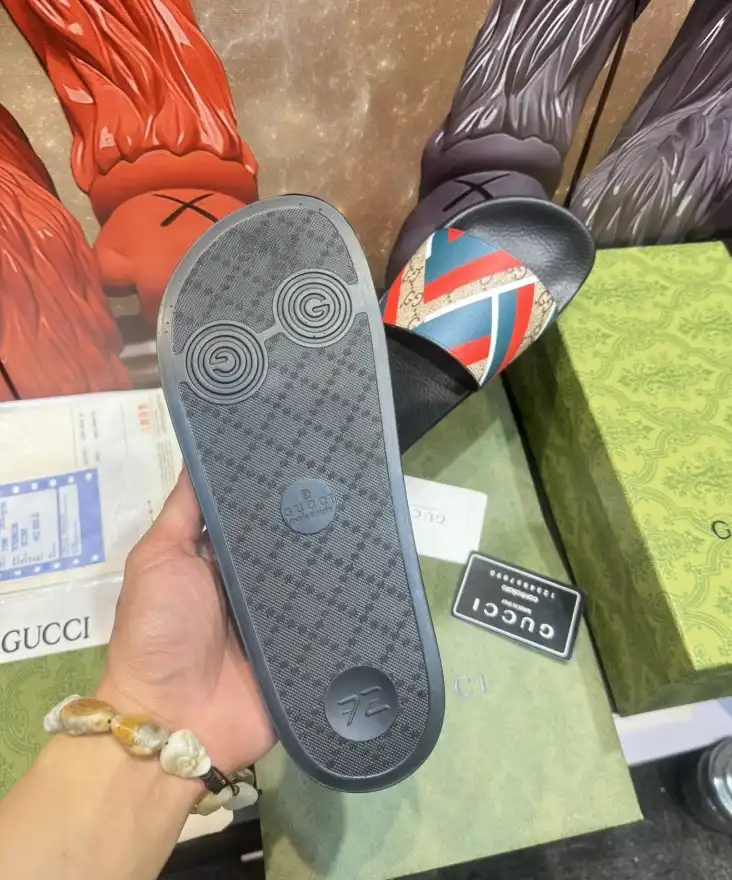 hype Gucci Slippers