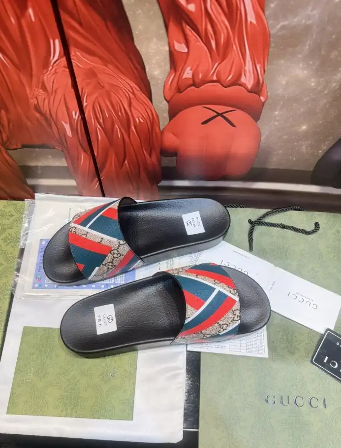 hype Gucci Slippers