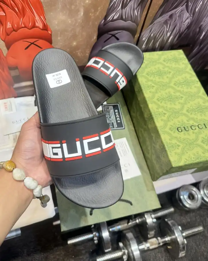 hype Gucci Slippers