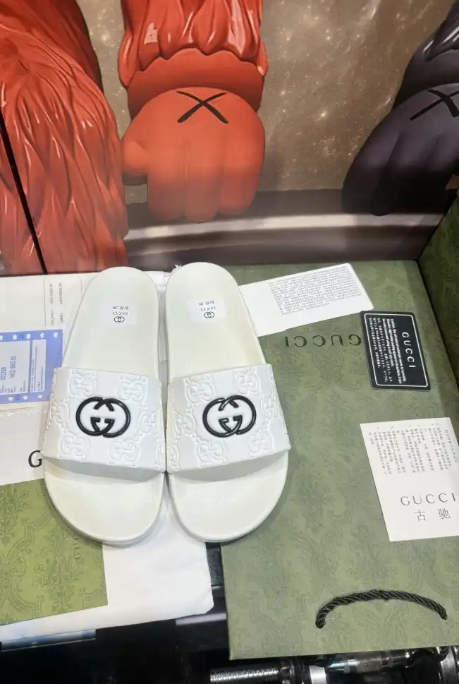 hype Gucci Slippers