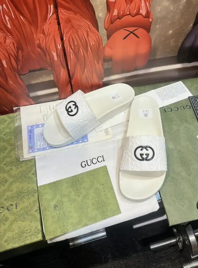 hype Gucci Slippers