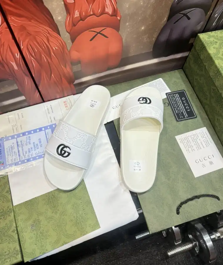 hype Gucci Slippers