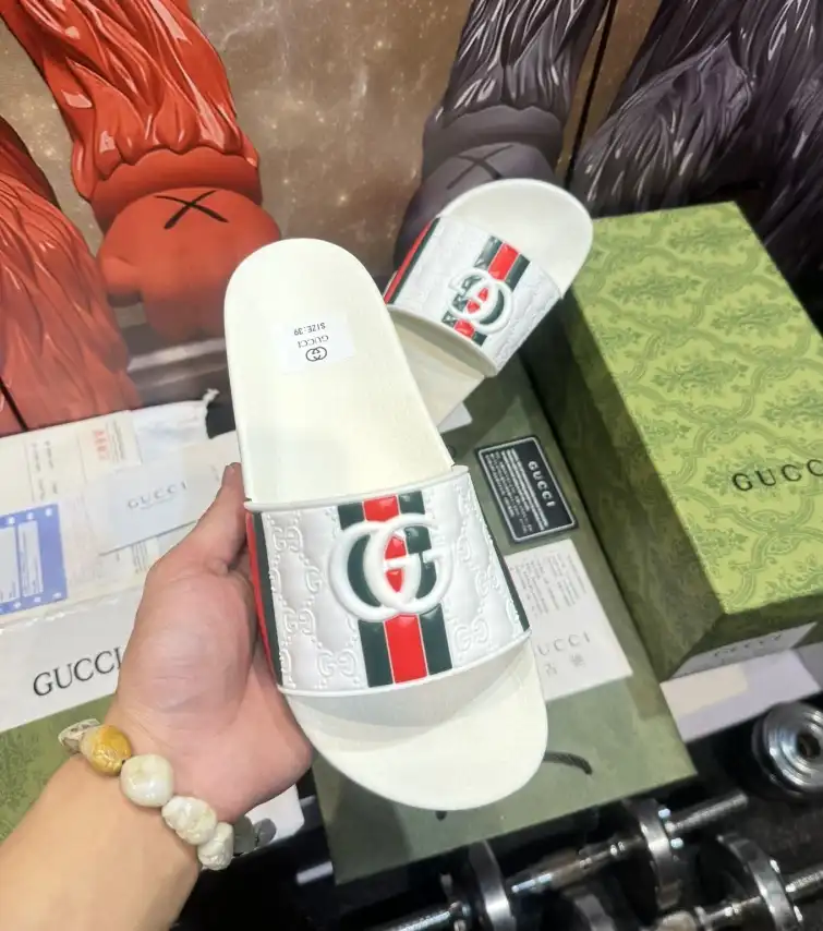 hype Gucci Slippers