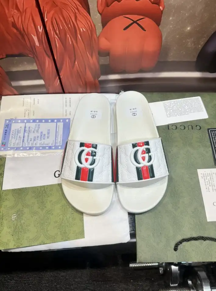 hype Gucci Slippers