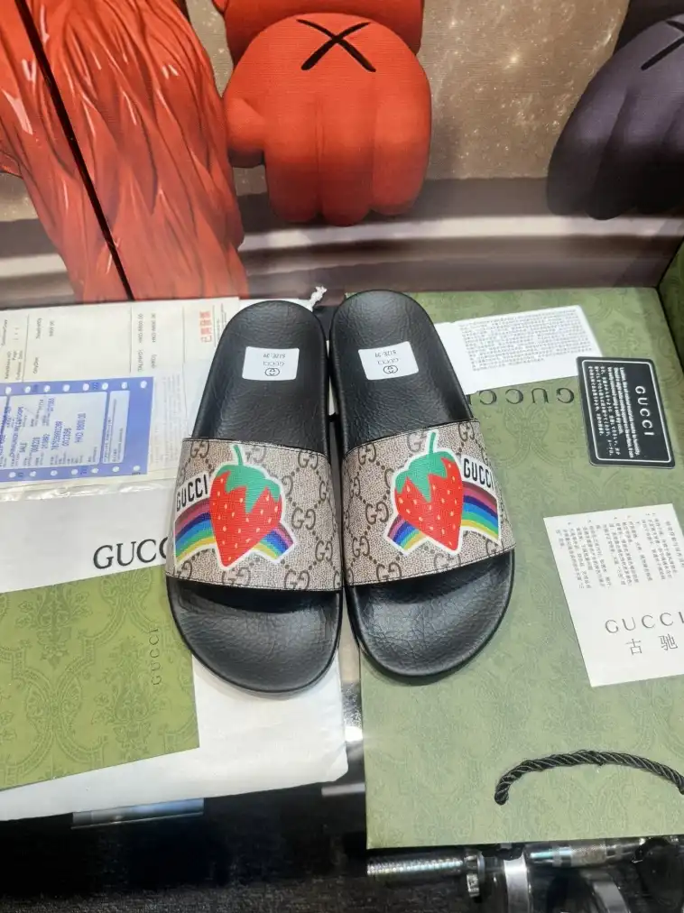 hype Gucci Slippers