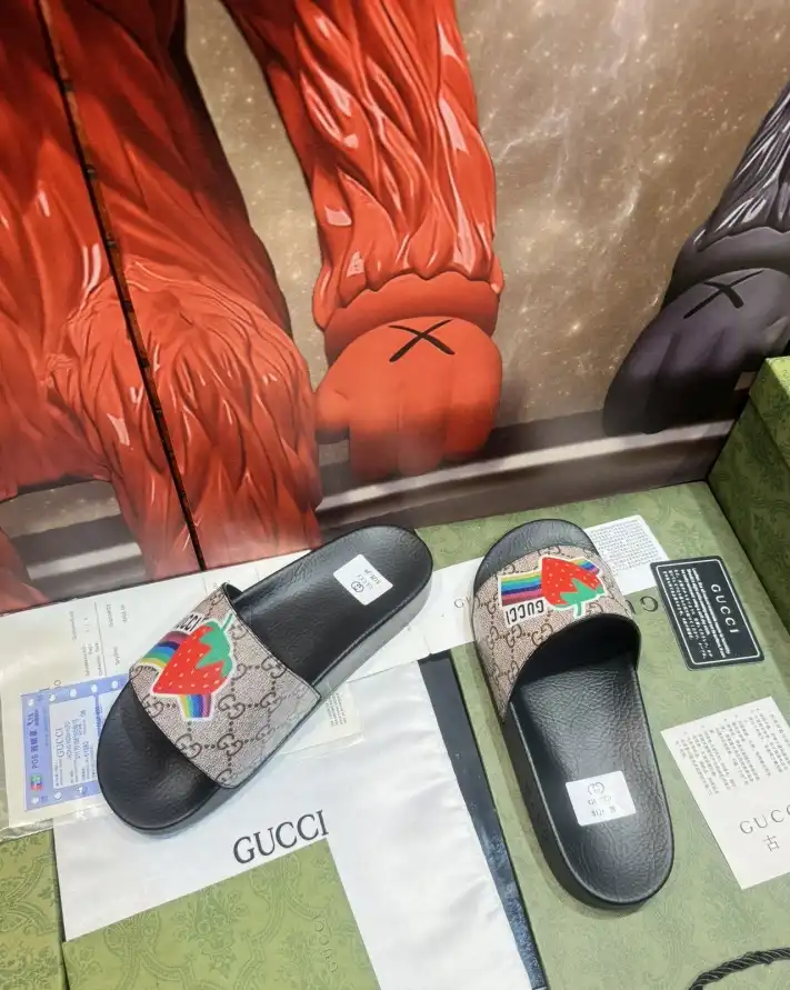 hype Gucci Slippers